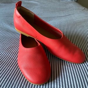 *Never worn* Everlane Italian day shoe